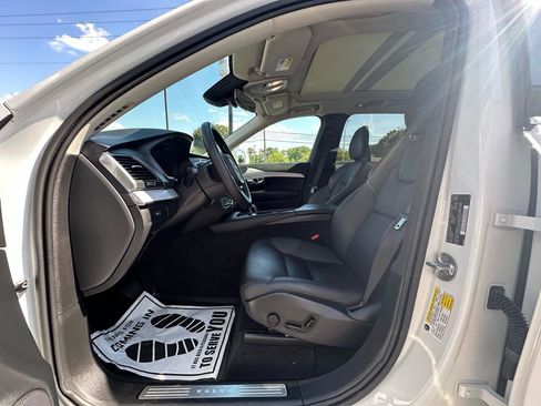 Used 2024 Volvo XC90 B5 Core AWD/4WD image 18
