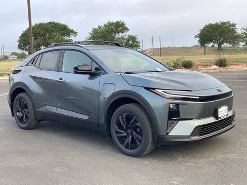 New 2026 Toyota C-HR image 3