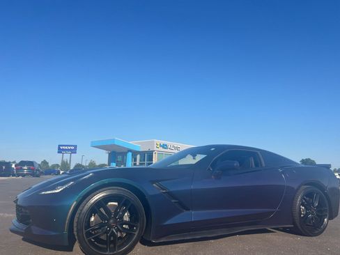 Used 2019 Chevrolet Corvette Stingray Coupe w/ 1LT RWD image 18