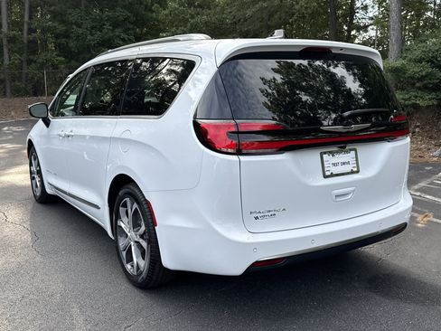 New 2026 Chrysler Pacifica Pinnacle image 6
