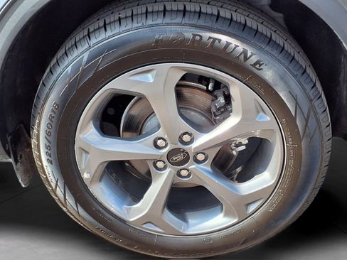 Used 2025 Ford Escape ST-Line Select AWD/4WD image 8