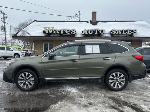 Used 2018 Subaru Outback 3.6R Touring image 1