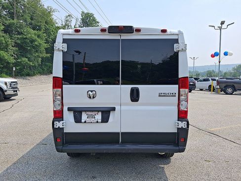 Used 2025 RAM ProMaster 2500 w/ U-Haul Equipment Group FWD image 21