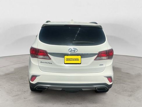 Used 2017 Hyundai Santa Fe SE AWD/4WD image 4