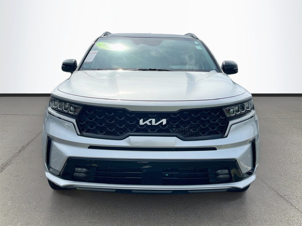 Used 2022 Kia Sorento EX w/ Panoramic Sunroof Package FWD image 2