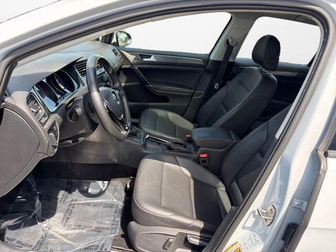 Used 2021 Volkswagen Golf 4-Door FWD image 9
