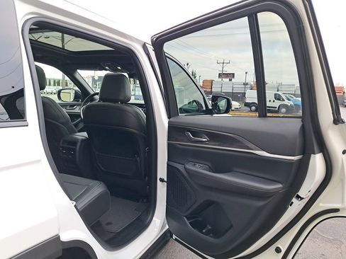 New 2025 Jeep Grand Cherokee Limited AWD/4WD image 14