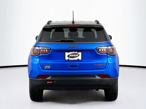 Used 2022 Jeep Compass Trailhawk w/ Trailhawk Convenience Group AWD/4WD image 14
