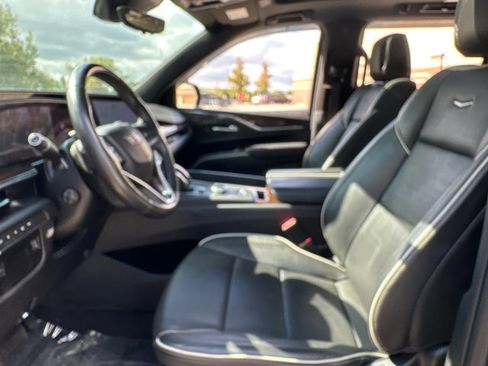 Used 2023 Cadillac Escalade ESV Premium Luxury image 27