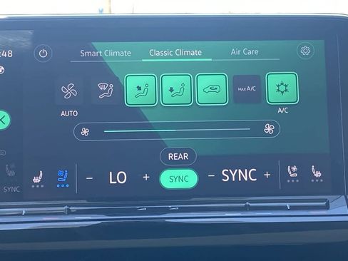 Used 2024 Volkswagen Atlas SEL AWD/4WD image 19