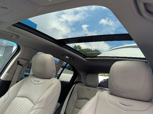 Used 2019 Cadillac XT4 Premium Luxury FWD image 27