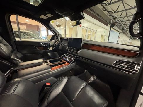 Used 2024 Lincoln Navigator L Reserve AWD/4WD image 10