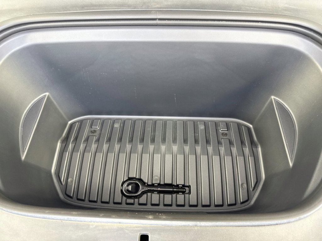 Used 2024 Tesla Model Y Performance AWD/4WD image 39