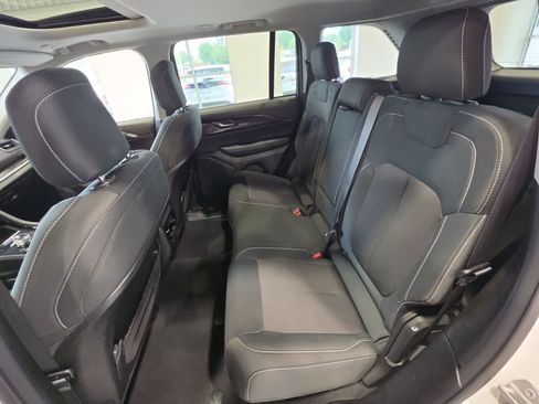 Used 2023 Jeep Grand Cherokee Laredo w/ Luxury Tech Group I AWD/4WD image 33