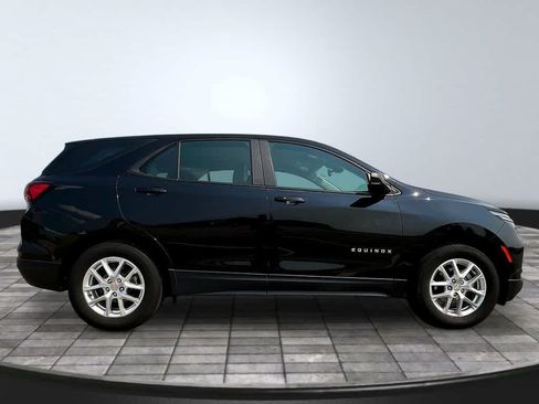 Used 2024 Chevrolet Equinox LS AWD/4WD image 8