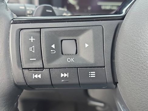 Used 2021 Nissan Rogue Platinum image 23