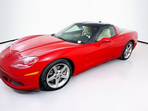 Used 2005 Chevrolet Corvette Coupe w/ Preferred Equipment Group image 3