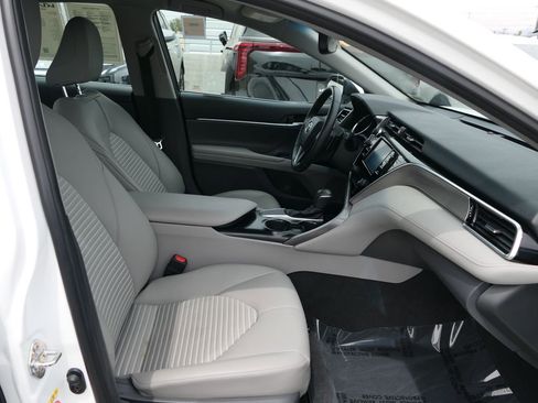Used 2018 Toyota Camry SE image 28