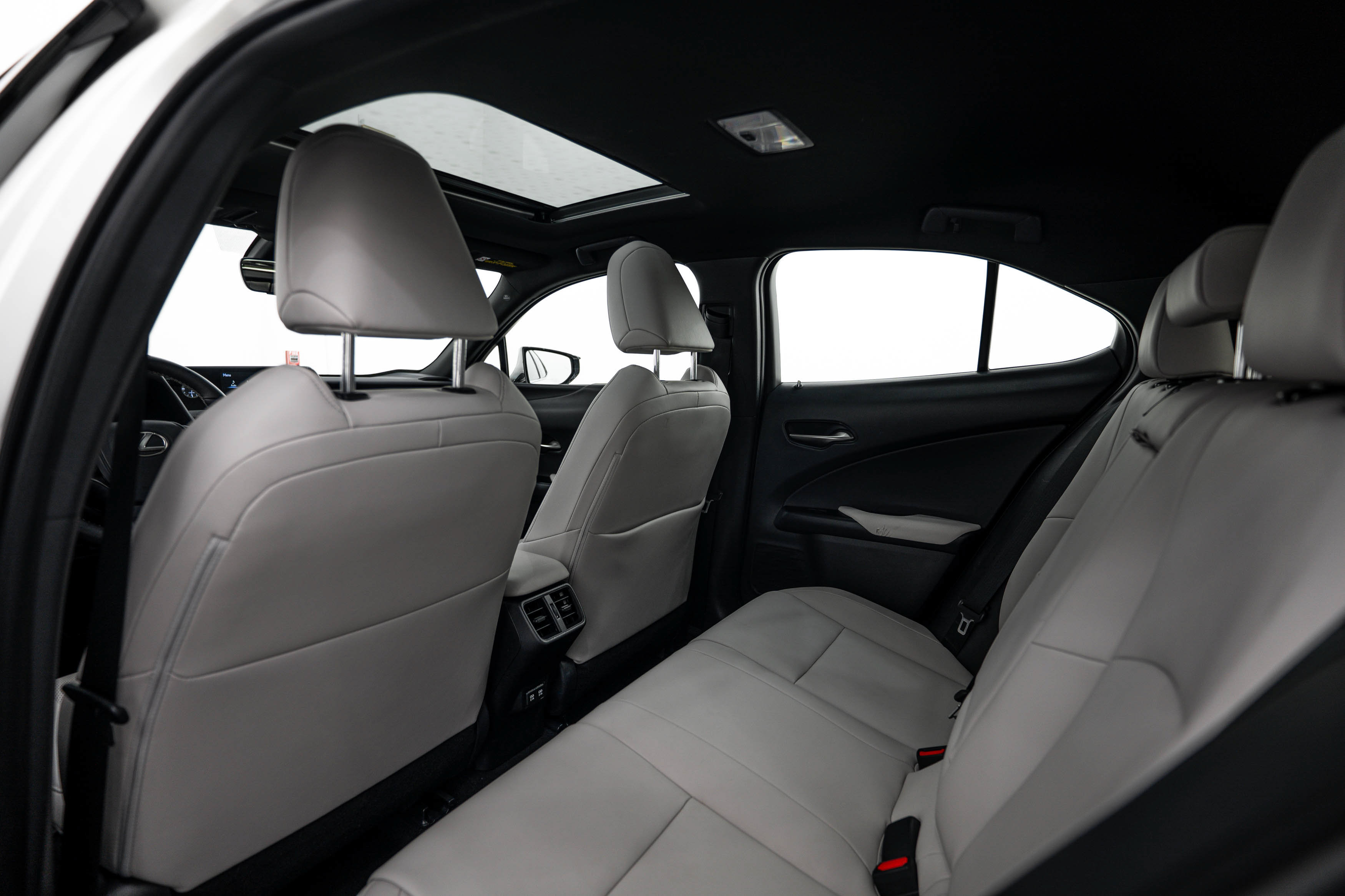 Used 2019 Lexus UX 250h AWD/4WD image 17