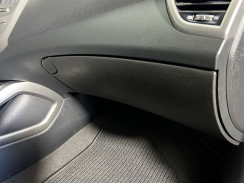 Used 2016 Hyundai Veloster w/ Option Group 03 image 35