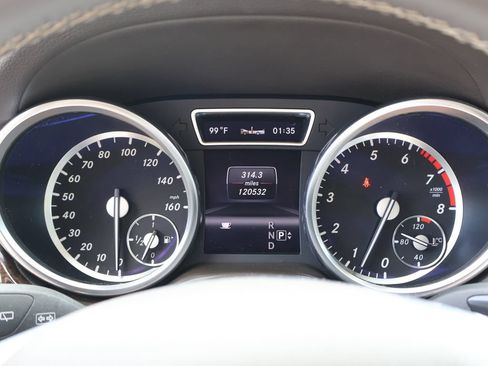 Used 2013 Mercedes-Benz GL 450 4MATIC image 30