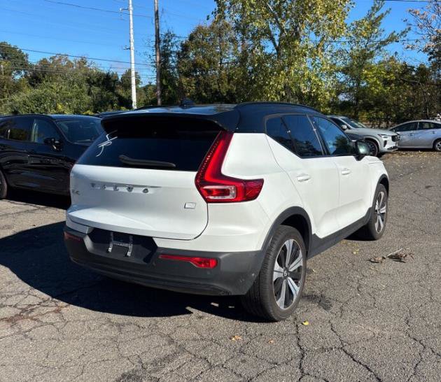 Used 2023 Volvo XC40 Recharge Plus AWD/4WD image 3