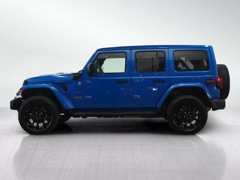 Used 2024 Jeep Wrangler Unlimited Sahara w/ Technology Group AWD/4WD image 2
