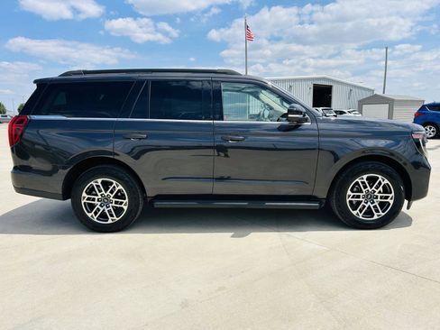 Used 2025 Ford Expedition Active AWD/4WD image 49