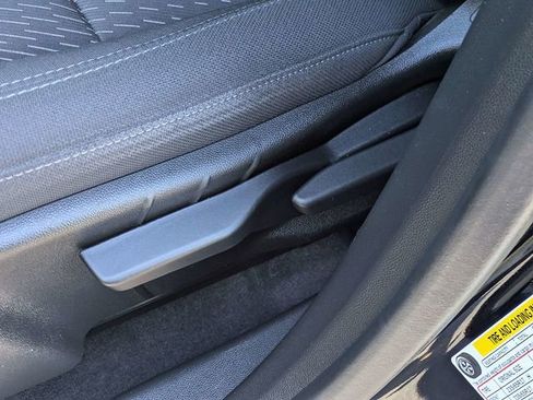 Used 2025 Chevrolet Equinox LT FWD image 19
