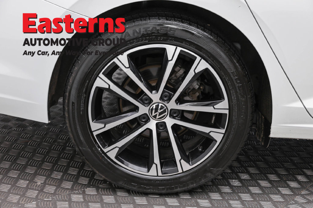 Used 2025 Volkswagen Jetta Sport FWD image 30