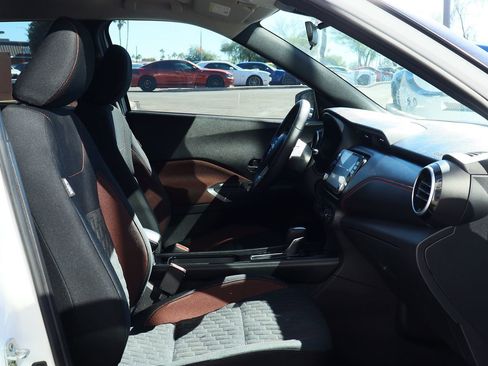 Used 2023 Nissan Kicks SR image 34