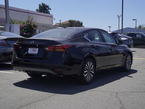 New 2026 Nissan Altima 2.5 SV FWD image 4