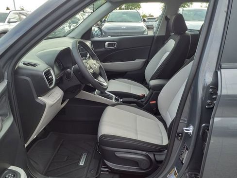 Certified 2026 Hyundai Venue SEL FWD image 10