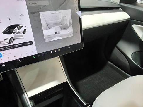 Used 2019 Tesla Model 3 Long Range AWD/4WD image 17
