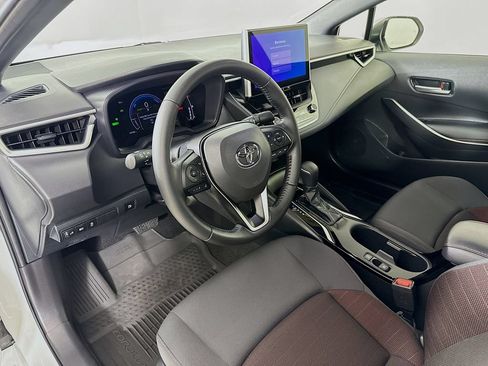 Certified 2025 Toyota Corolla SE w/ SE Premium Package AWD/4WD image 10
