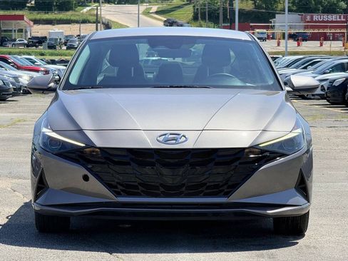 Used 2023 Hyundai Elantra SEL w/ Cargo Package FWD image 3