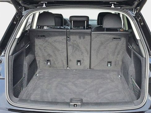 Used 2023 Audi Q5 2.0T Premium w/ Convenience Package image 14