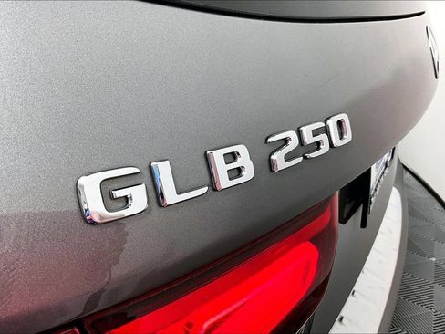 Used 2022 Mercedes-Benz GLB 250 4MATIC w/ Premium Package Lite image 14
