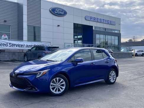 Used 2023 Toyota Corolla SE w/ SE Premium Package image 1