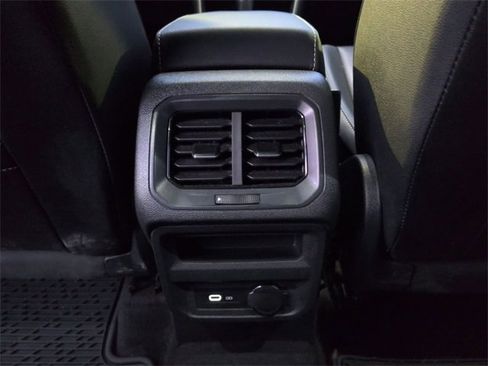Used 2024 Volkswagen Tiguan SE R-Line image 27
