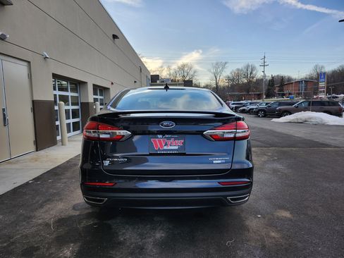 Used 2020 Ford Fusion Titanium image 32