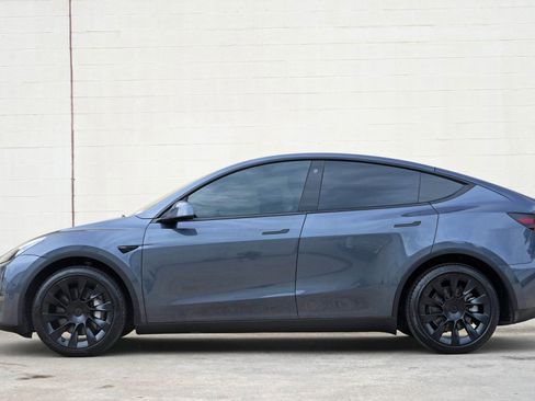 Used 2022 Tesla Model Y Long Range AWD/4WD image 9