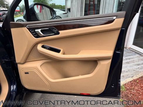 Used 2017 Porsche Macan Turbo image 34