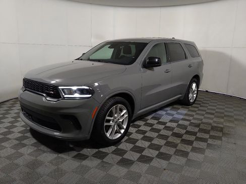 Used 2023 Dodge Durango GT RWD image 2