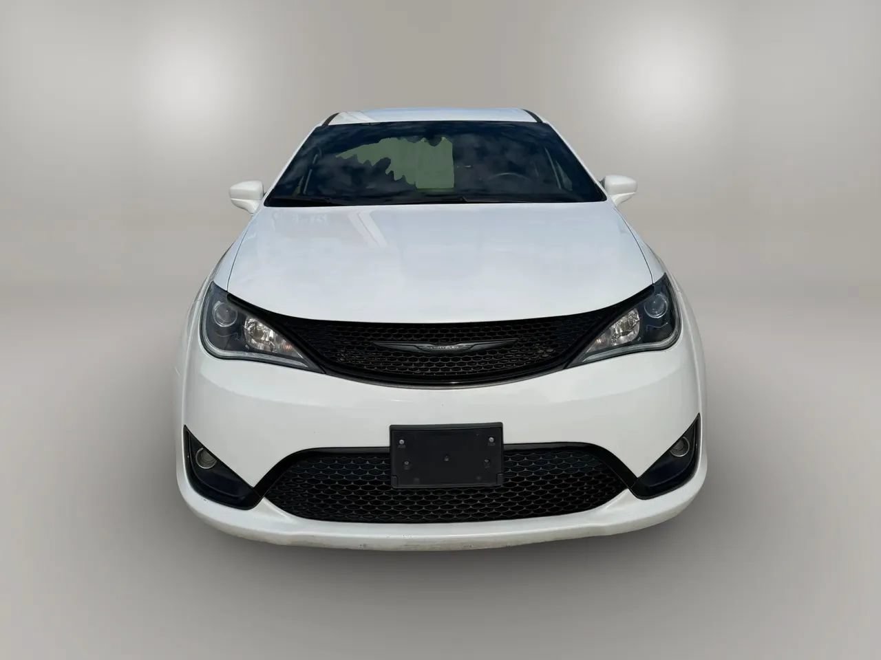 Used 2020 Chrysler Pacifica Touring w/ S Appearance Package FWD image 2