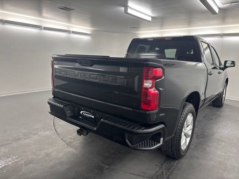 Used 2026 Chevrolet Silverado 1500 Custom w/ LPO, Dark Essentials Package RWD image 5