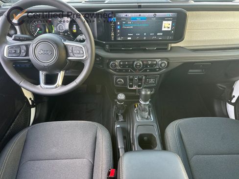 Certified 2025 Jeep Wrangler Unlimited Sahara AWD/4WD image 14
