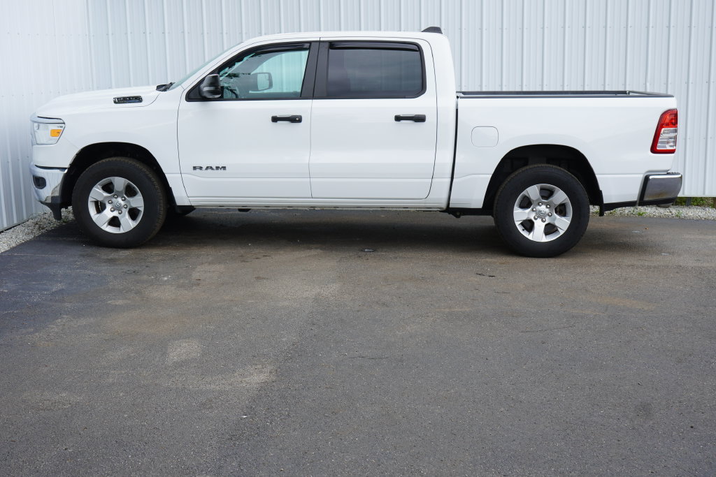Used 2023 RAM 1500 Big Horn AWD/4WD image 3
