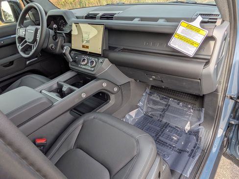 New 2026 Land Rover Defender 110 S image 30