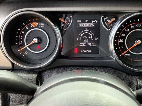 Used 2019 Jeep Wrangler Sport AWD/4WD image 10